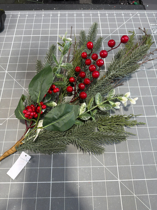Christmas Cedar and Berry Mix Spray 60851