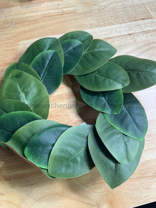 14’’ Sweetbay Magnolia Leaves Wreath IP30352 Base