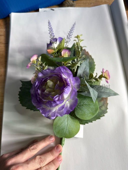 16’’ Ranunculus Pick 84920-LV Greenery