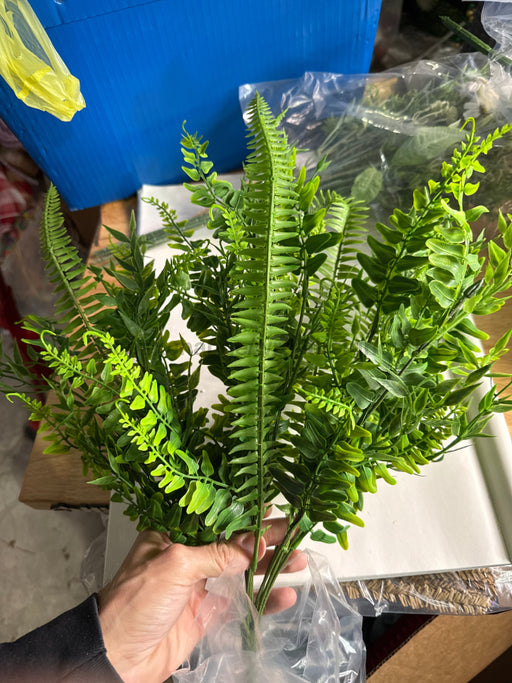 18’’ Mixed Greenery Bush 84831 Greenery