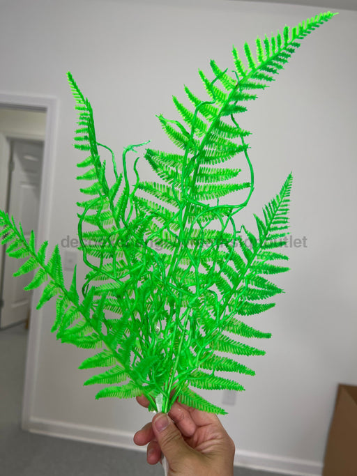 20 In Plastic Fern Wig Spray 85307-GN Pick