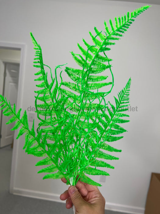 20 In Plastic Fern Wig Spray 85307-GN Pick