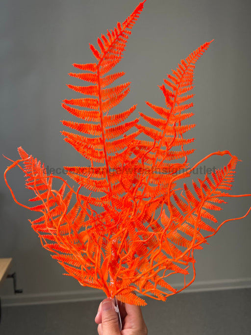 20 In Plastic Fern Wig Spray 85307-OR Pick