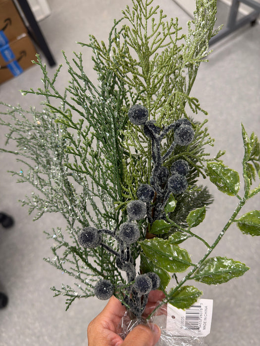 24in Spray-Sparkled Blue Berry and Mix Pines IP511605