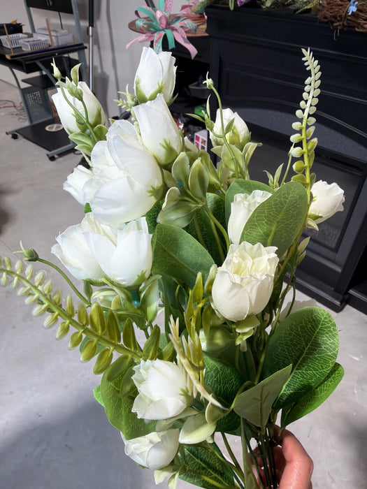 Rose Bud Bush - 7 Stems - Cream - 37401