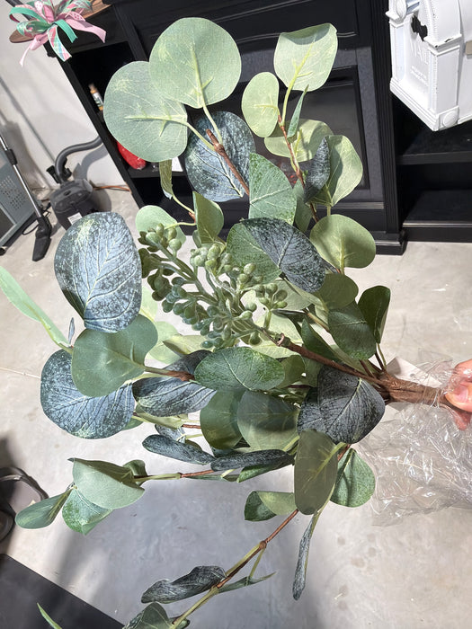 16In Bush-Flocked Silk Screen Silver Dollar Leaves IP35505