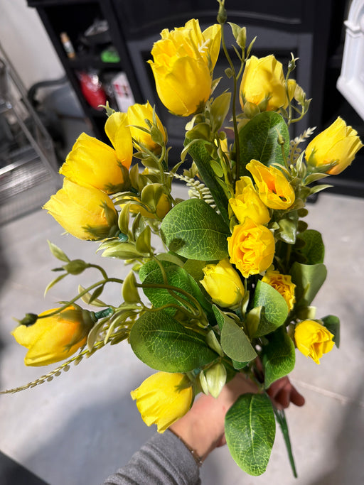 Rose Bud Bush - 7 Stems - Yellow - 37402 - DecoExchange®