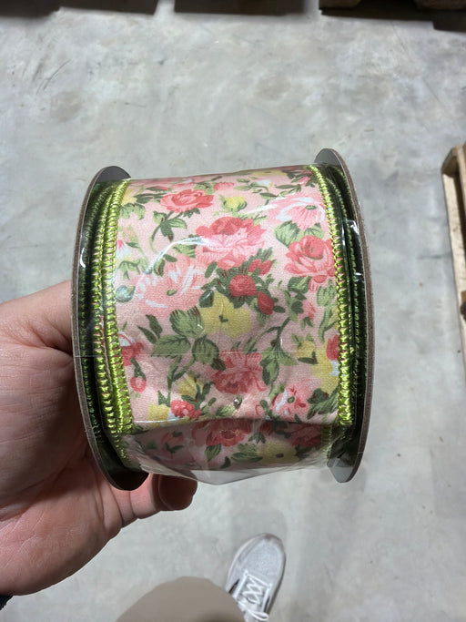 2.5“ x 10yds poplin mauve yellow roses, green check back - DecoExchange®