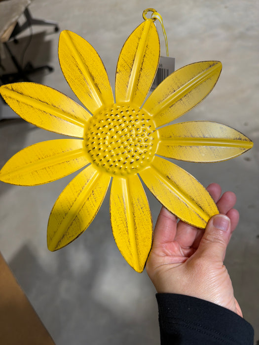 9Ind Metal Daisy Ornament-Yellow IP29136