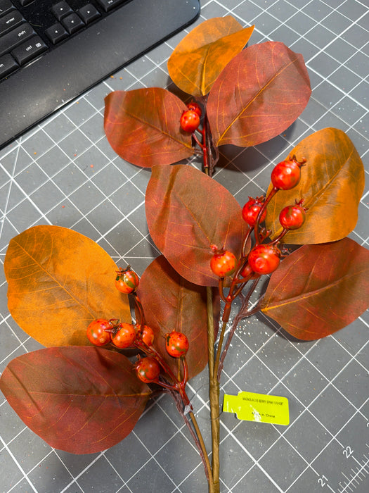 Magnolia Lvs Berry Spray x 9 28" 57473FA