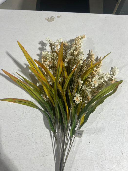 Baby's Breath & Berry Bush - 12 Stems - Cream - 72291