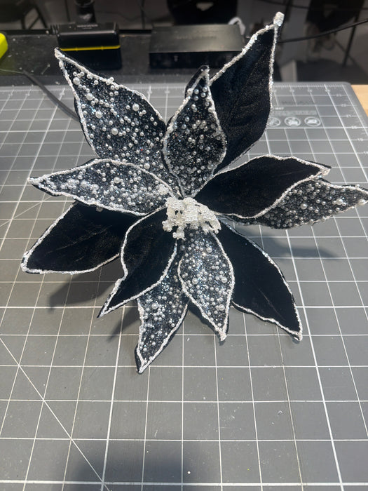 Christmas Poinsettia Black/White 25043