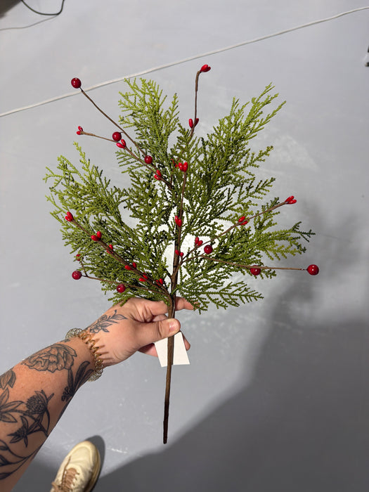 20in Spray-Evergreen Soft Touch Cedar with Mix Red Berry IP511586