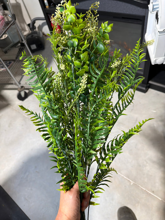 Plastic Fern & Eucalyptus Mix - 18 Stems - Green - 59701 - DecoExchange®