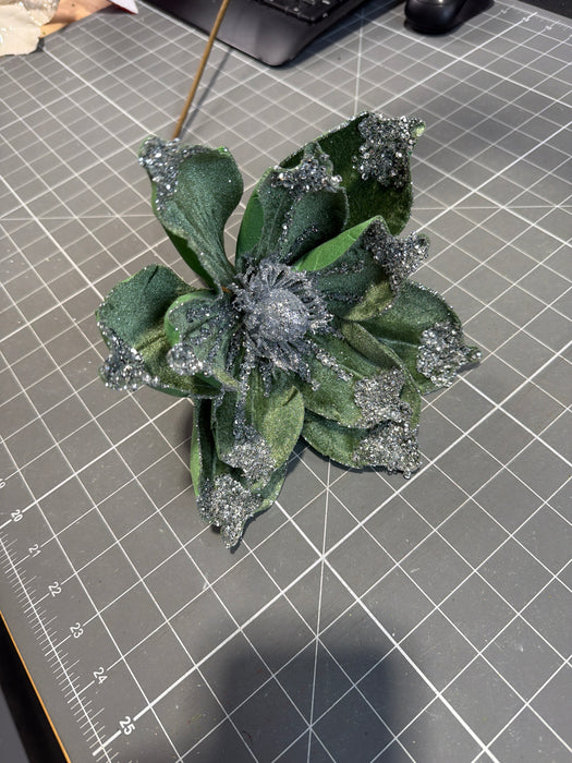 Christmas Magnolia Sage 25048
