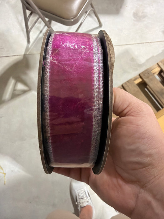 1.5“ x 10yds velvet w/splash metallic back, fuchsia - DecoExchange®