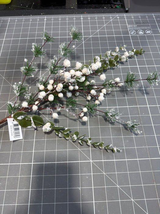 PVC Snowy Berry Mix Spray Cream 62572
