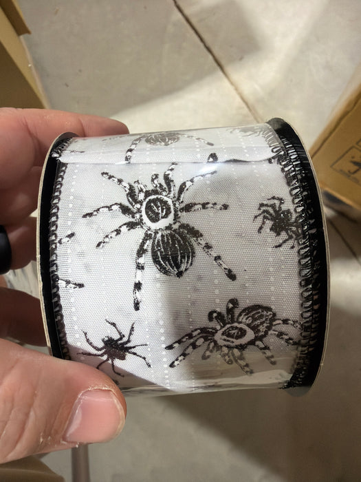 2.5“ x 10yds poplin assorted black spiders, white - DecoExchange®