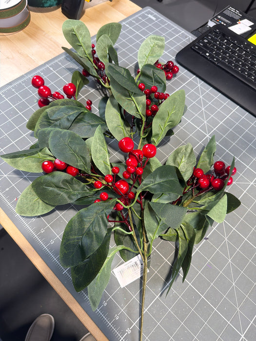 36" Berry Leaf Spray Green/Red PA4692L-GRED