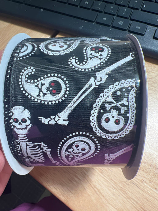 Blk Stn/Wht Skull Paisley 2.5’’X10Y 51513-40-21 Ribbon