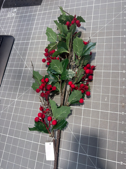 40In Holly Berry Spray Green/Red PA5272 GRED