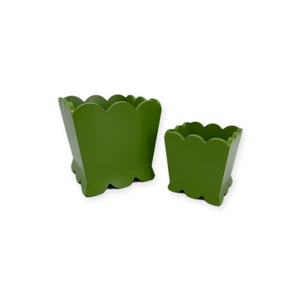 Containers – 8in scalloped green planter