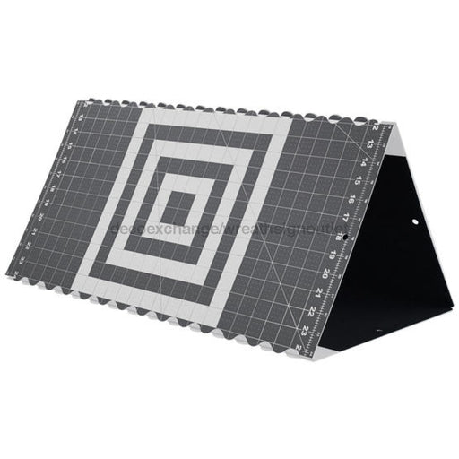Folding Cutting Mat with Non-Slip Base (24" x 36") - DecoExchange