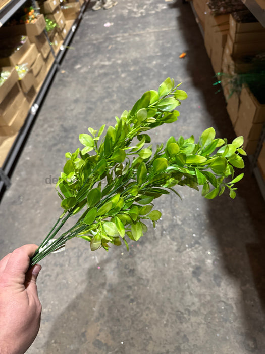 Plastic Boxwood – 7 Stems Green 57161 Greenery