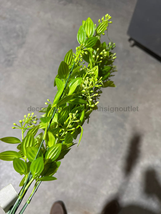 Plastic Boxwood W/ Berry – 7 Stems Green 57171 Greenery