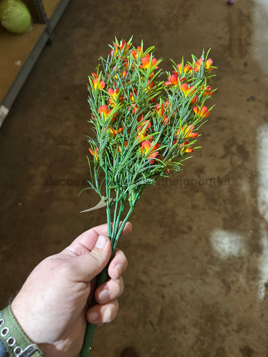 Plastic Grass W/ Cosmos – 7 Stems Orange 65313 Greenery