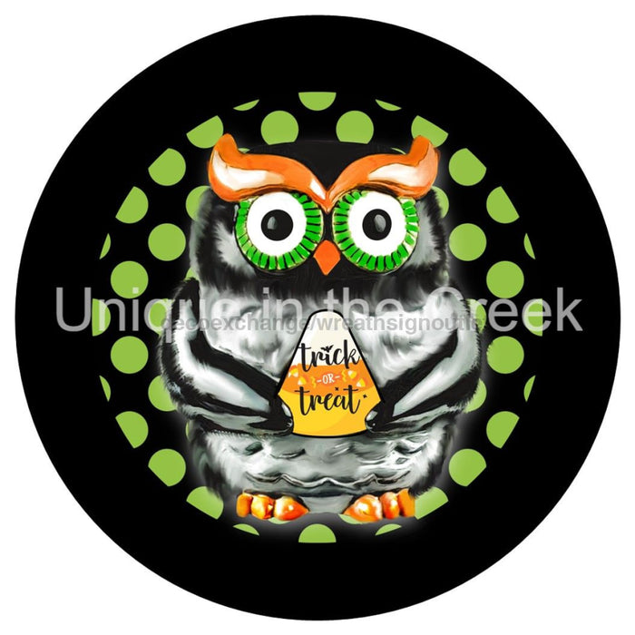 VINYL DECAL | OWL | TRICK OR TREAT | HALLOWEEN | AUTUMN | FALL - Unique in the Creek LTD