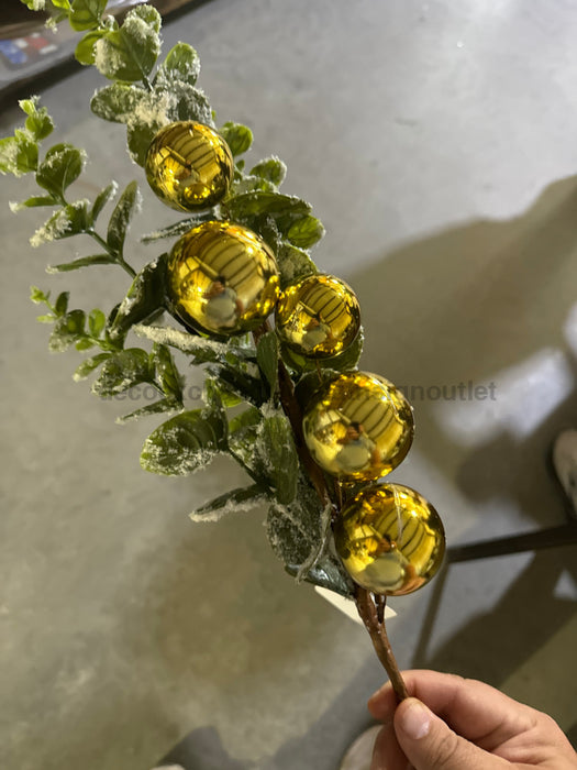 Xmas Berry W/Euc Spray Gld 68651 Greenery