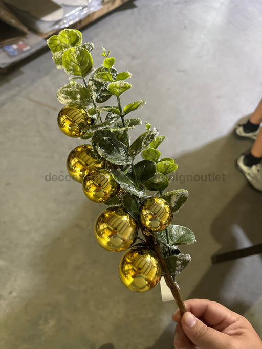 Xmas Berry W/Euc Spray Gld 68651 Greenery
